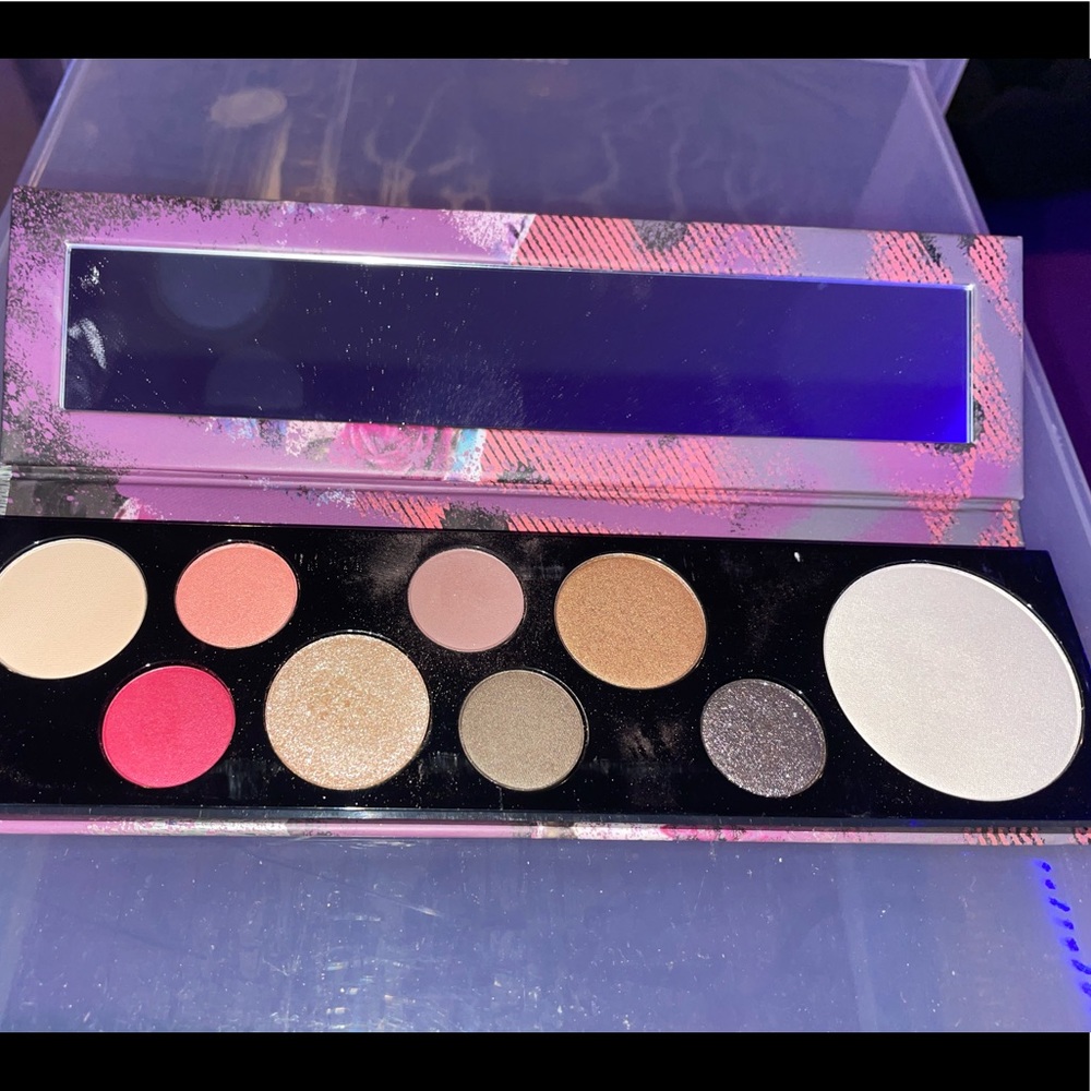MAC eyeshadow palette
